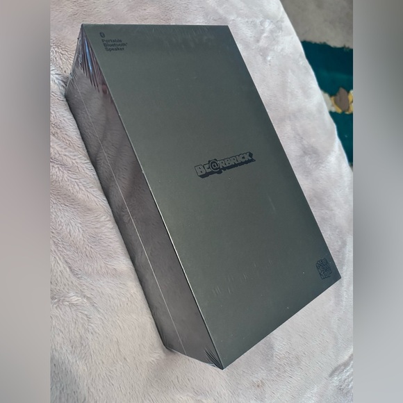 BE@RBRICK AUDIO Clear Bluetooth Speaker (400%) - Picture 2 of 5